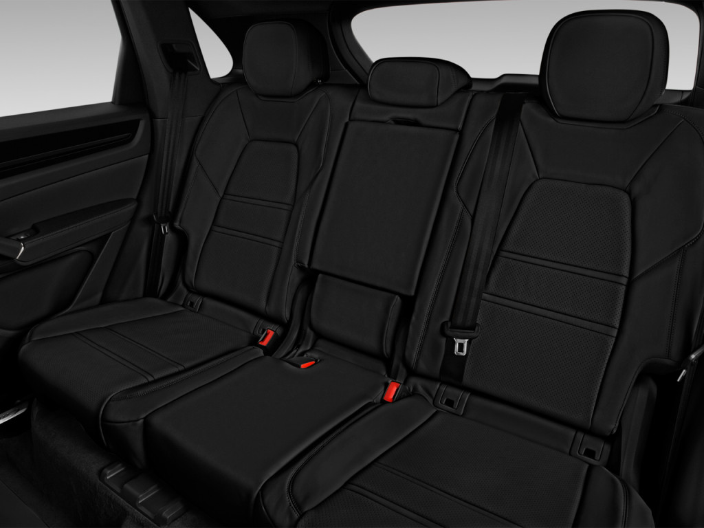 2023-porsche-cayenne-awd-rear-seats_100861116_l